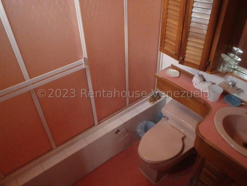 Casa (Multipes Niveles) en Venta en Cumbres de Curumo, Distrito Metropolitano - 45