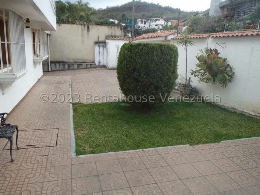 Casa (Multipes Niveles) en Venta en Cumbres de Curumo, Distrito Metropolitano - 51