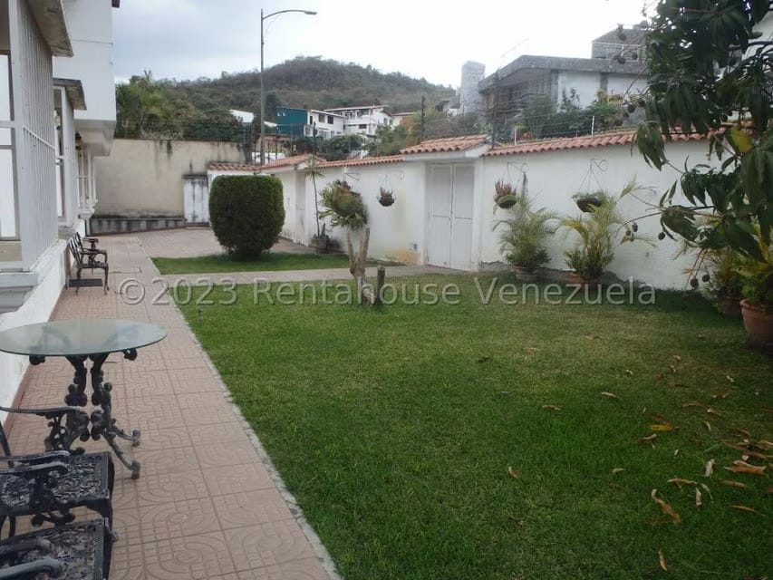 Casa (Multipes Niveles) en Venta en Cumbres de Curumo, Distrito Metropolitano - 52