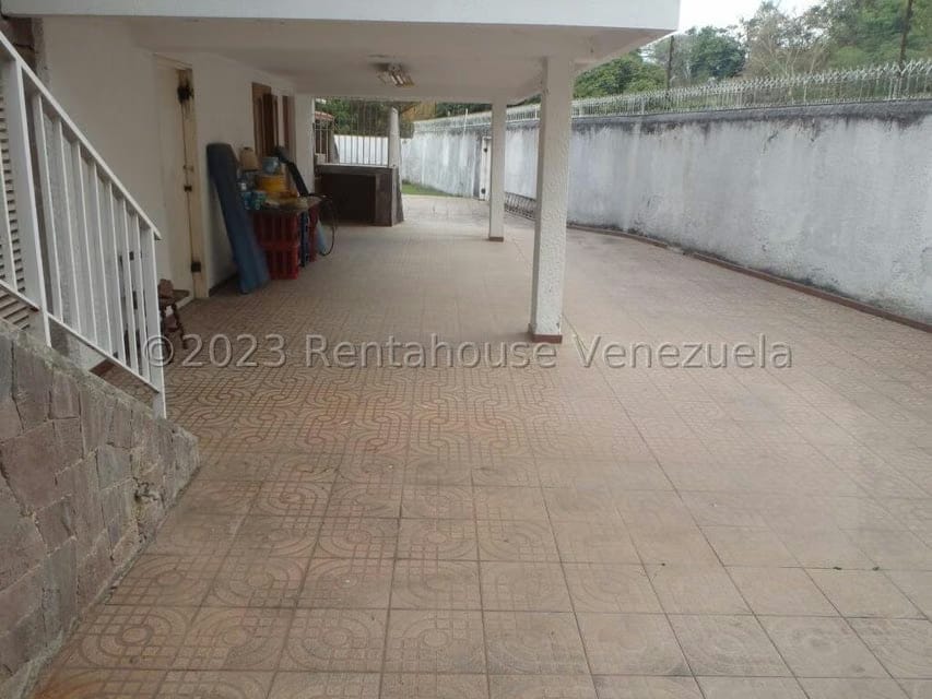 Casa (Multipes Niveles) en Venta en Cumbres de Curumo, Distrito Metropolitano - 57