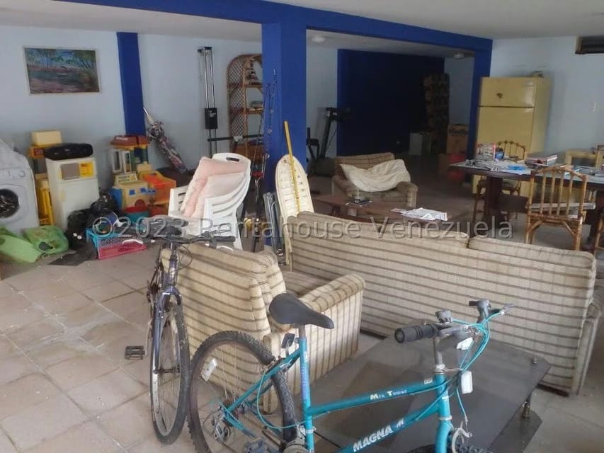 Casa (Multipes Niveles) en Venta en Cumbres de Curumo, Distrito Metropolitano - 61