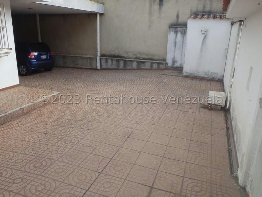 Casa (Multipes Niveles) en Venta en Cumbres de Curumo, Distrito Metropolitano - 63