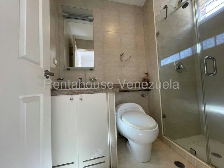 Apartamento (1 Nivel) en Venta en Lomas del Sol, Distrito Metropolitano - 35
