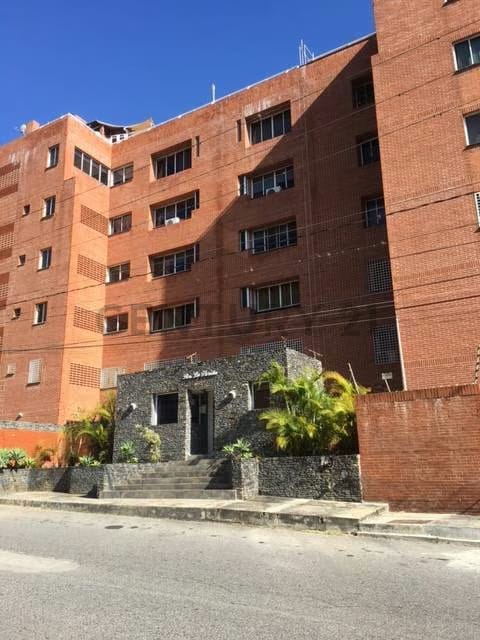 Hermoso, amplio y moderno apartamento. Urb. Miranda