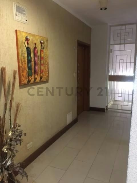 Hermoso, amplio y moderno apartamento. Urb. Miranda - 2