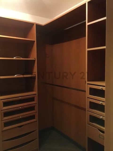 Hermoso, amplio y moderno apartamento. Urb. Miranda - 11