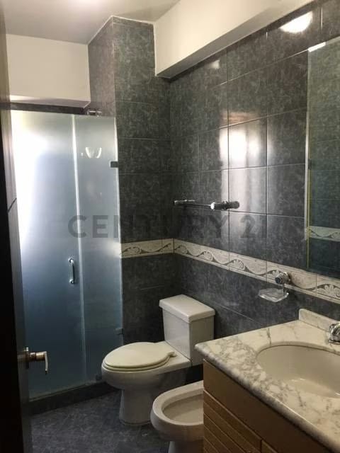 Hermoso, amplio y moderno apartamento. Urb. Miranda - 16