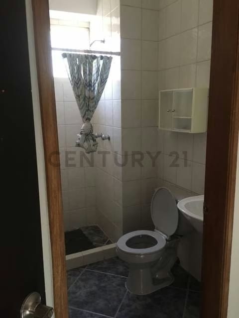 Hermoso, amplio y moderno apartamento. Urb. Miranda - 19