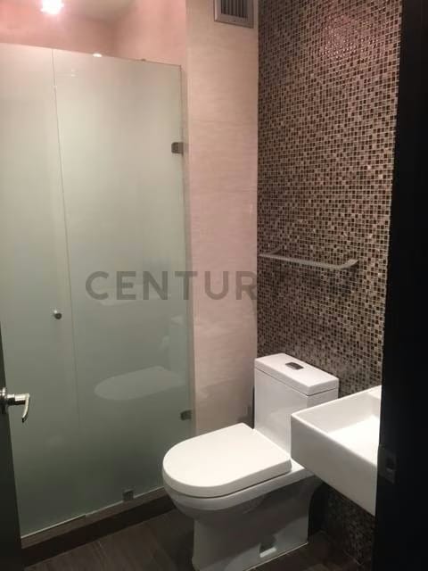 Hermoso, amplio y moderno apartamento. Urb. Miranda - 9