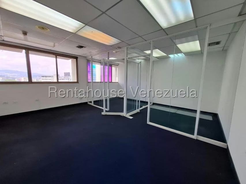 Comercial (Local Comercial) en Alquiler en Los Palos Grandes, Distrito Metropolitano - 2