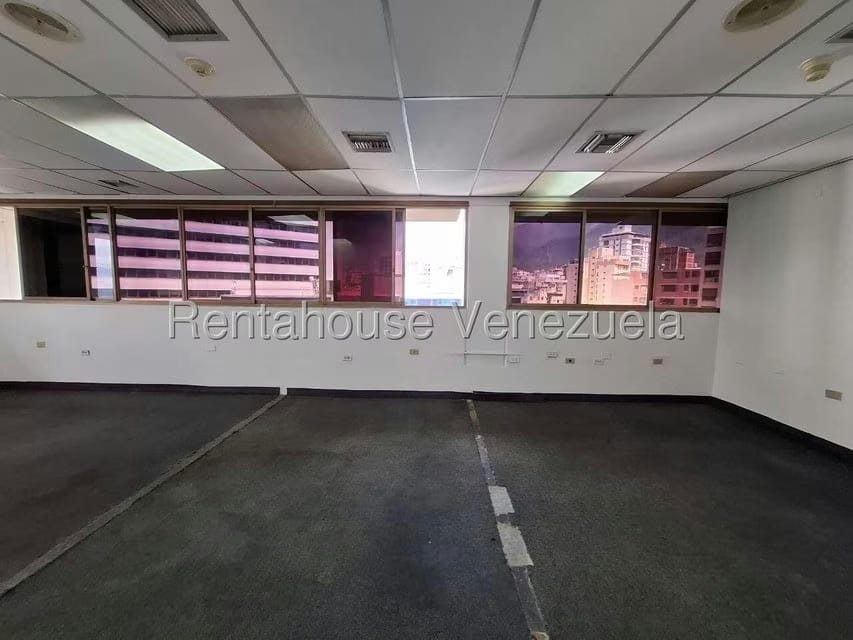 Comercial (Local Comercial) en Alquiler en Los Palos Grandes, Distrito Metropolitano - 5