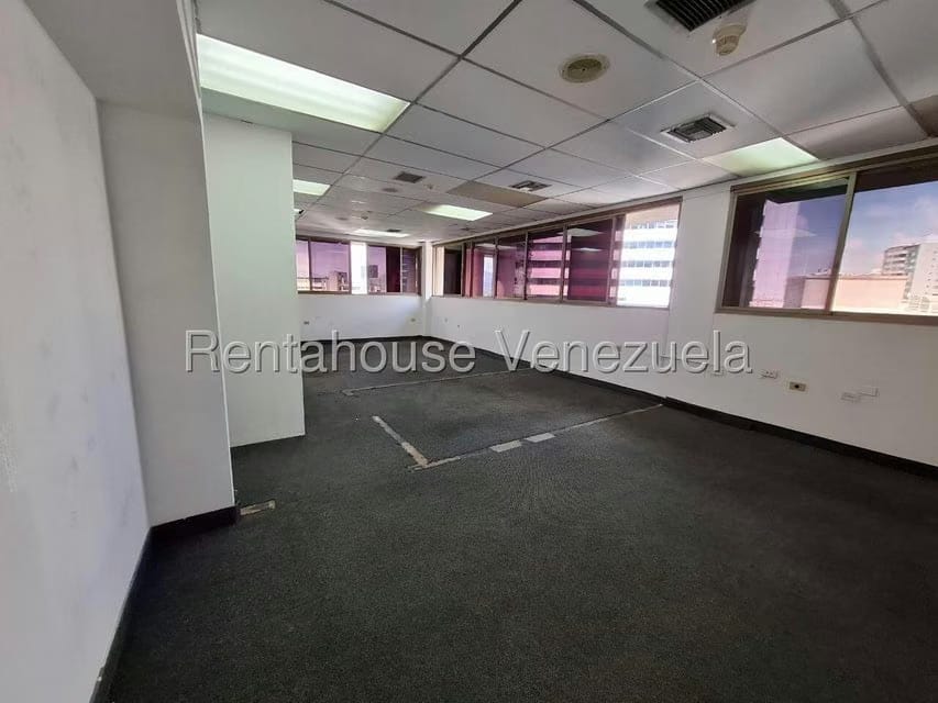 Comercial (Local Comercial) en Alquiler en Los Palos Grandes, Distrito Metropolitano - 9