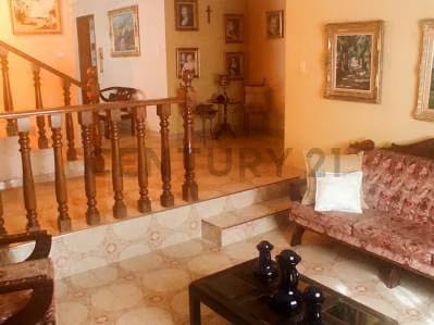 CENTURY 21 Confort Casa en la Urb El Pedregal ideal para remodelar Ubicado e - 3