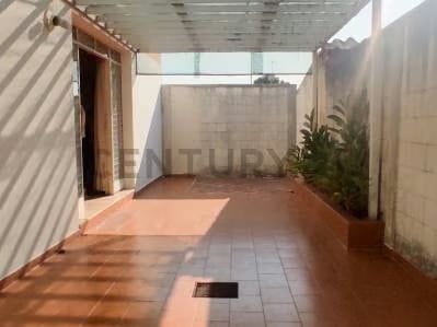 CENTURY 21 Confort Casa en la Urb El Pedregal ideal para remodelar Ubicado e - 5