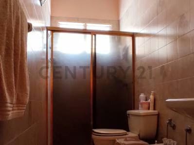CENTURY 21 Confort Casa en la Urb El Pedregal ideal para remodelar Ubicado e - 7
