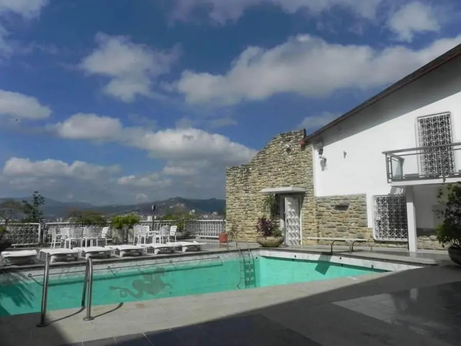 Casa en Venta en Colinas de Los Chaguaramos Caracas - 3