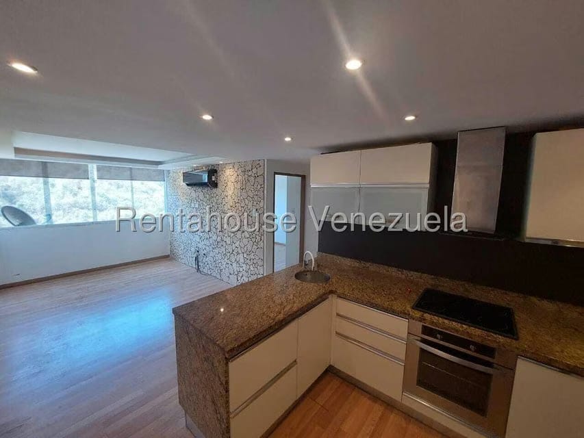 Apartamento (1 Nivel) en Alquiler en Los Naranjos Humboldt, Distrito Metropolitano - 2
