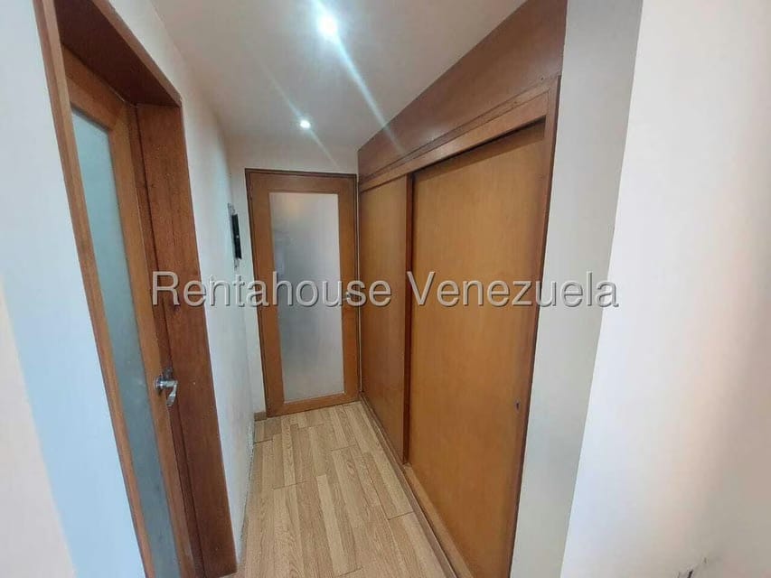 Apartamento (1 Nivel) en Alquiler en Los Naranjos Humboldt, Distrito Metropolitano - 15