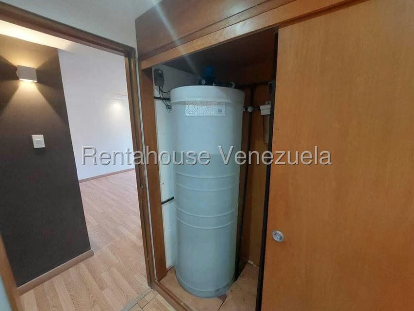 Apartamento (1 Nivel) en Alquiler en Los Naranjos Humboldt, Distrito Metropolitano - 16