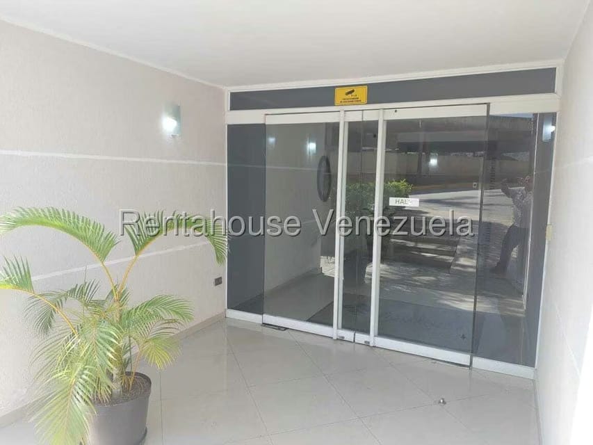 Apartamento (1 Nivel) en Alquiler en Los Naranjos Humboldt, Distrito Metropolitano - 21