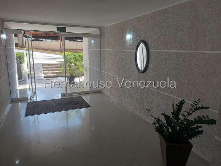 Apartamento (1 Nivel) en Alquiler en Los Naranjos Humboldt, Distrito Metropolitano - 22