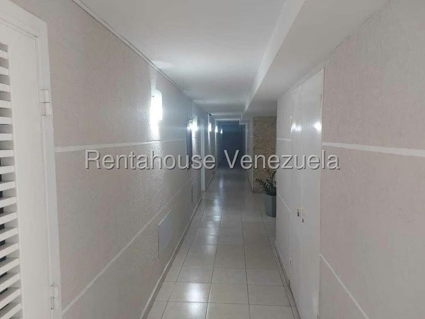 Apartamento (1 Nivel) en Alquiler en Los Naranjos Humboldt, Distrito Metropolitano - 24