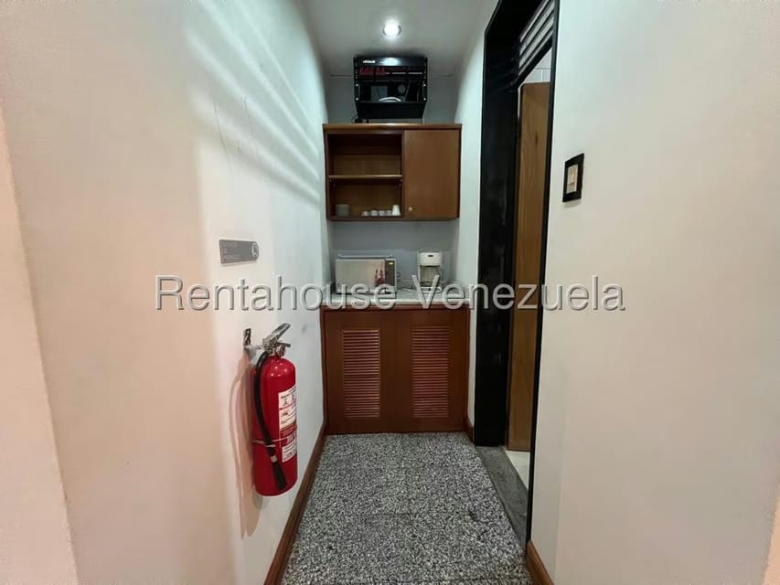 Comercial (Oficina) en Alquiler en La Lagunita Country Club, Distrito Metropolitano - 13