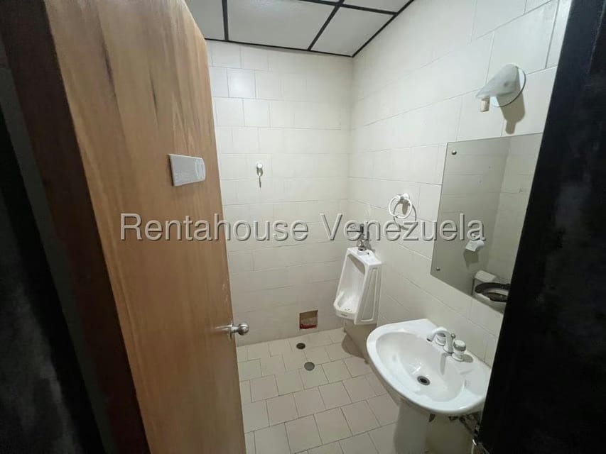 Comercial (Oficina) en Alquiler en La Lagunita Country Club, Distrito Metropolitano - 14