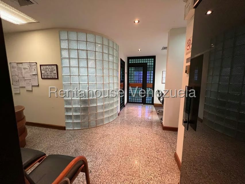 Comercial (Oficina) en Alquiler en La Lagunita Country Club, Distrito Metropolitano - 5