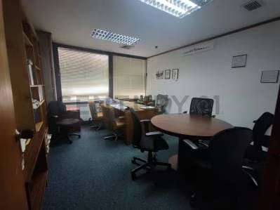 VENTA DE OFICINA CHACAO 3OFICINAS/4CUBICULOS/1COCINA/2BAÑOS/1RECEPCION - 6