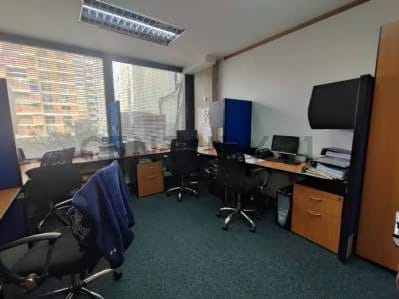 VENTA DE OFICINA CHACAO 3OFICINAS/4CUBICULOS/1COCINA/2BAÑOS/1RECEPCION - 7