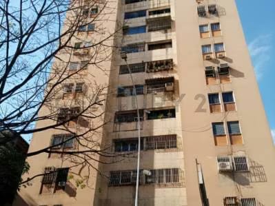 Se Ofrece Oficina en Alquiler Centro de Caracas