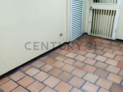 Se Ofrece Oficina en Alquiler Centro de Caracas - 6