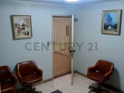 Se Ofrece Oficina en Alquiler Centro de Caracas - 7