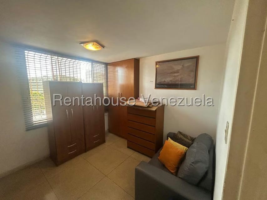Apartamento (1 Nivel) en Alquiler en San Bernardino, Distrito Metropolitano - 12
