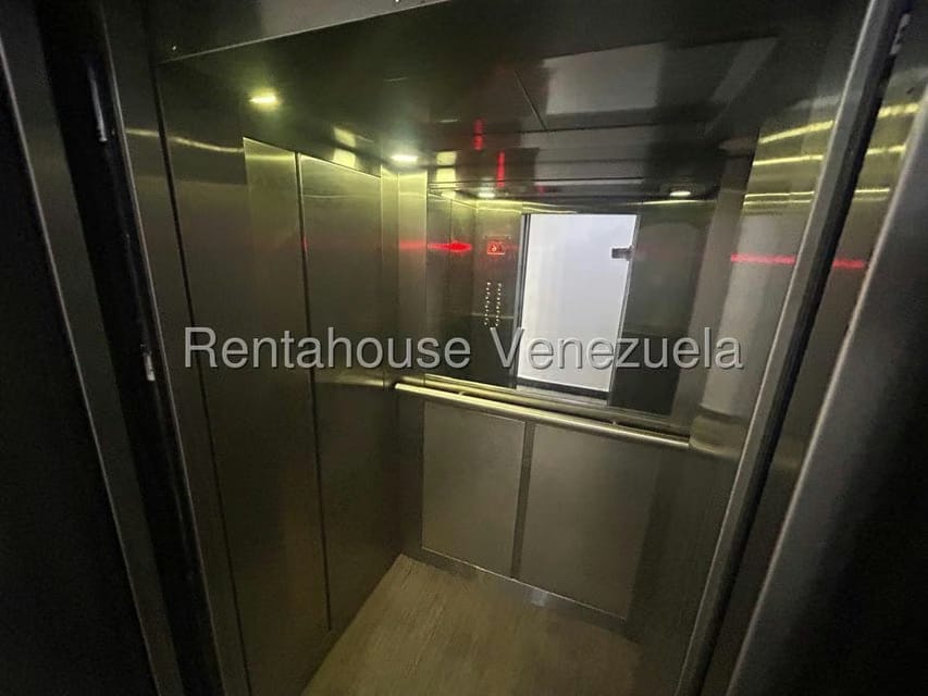 Apartamento (1 Nivel) en Alquiler en San Bernardino, Distrito Metropolitano - 14