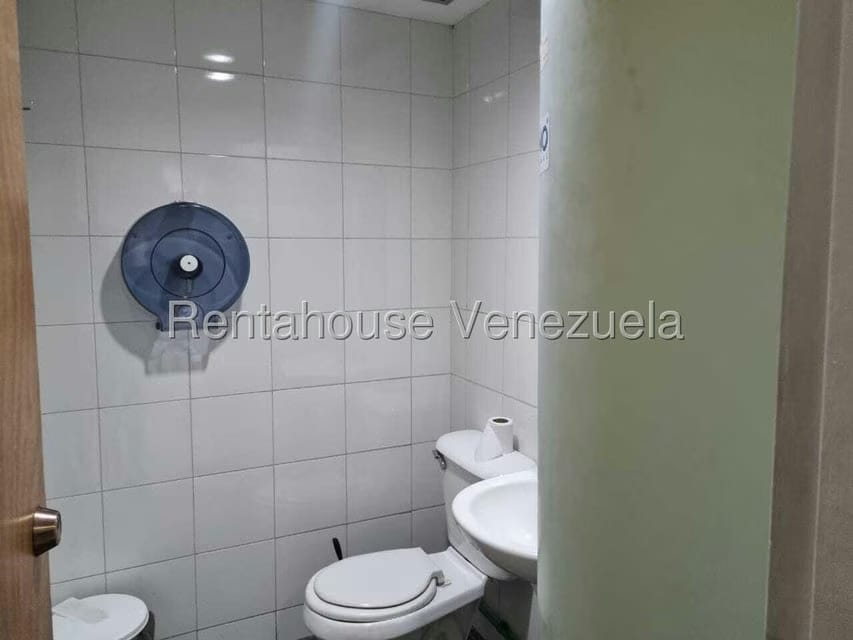 Comercial (Oficina) en Venta en Los Palos Grandes, Distrito Metropolitano - 12