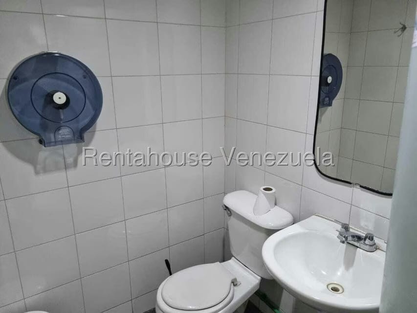 Comercial (Oficina) en Venta en Los Palos Grandes, Distrito Metropolitano - 13