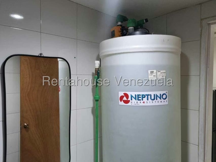 Comercial (Oficina) en Venta en Los Palos Grandes, Distrito Metropolitano - 14