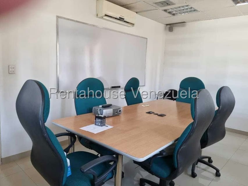 Comercial (Oficina) en Venta en Los Palos Grandes, Distrito Metropolitano - 24