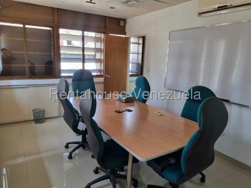 Comercial (Oficina) en Venta en Los Palos Grandes, Distrito Metropolitano - 25