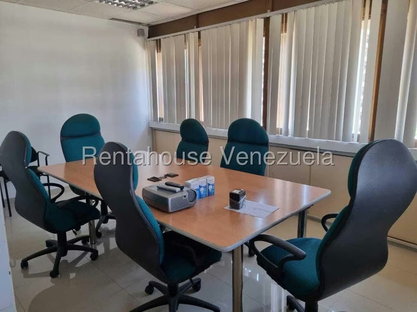 Oficina en Venta en Los Palos Grandes, Distrito Metropolitano - 26