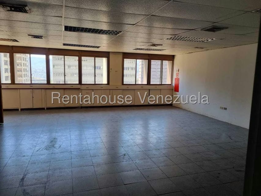 Comercial (Oficina) en Venta en Los Palos Grandes, Distrito Metropolitano - 5