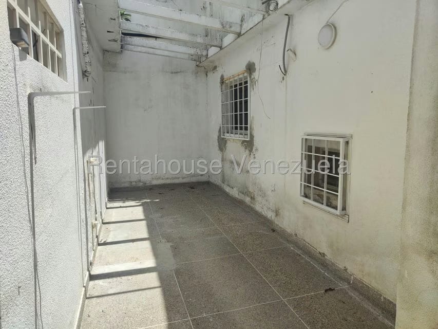 Comercial (Local Comercial) en Alquiler en Santa Monica, Distrito Metropolitano - 11