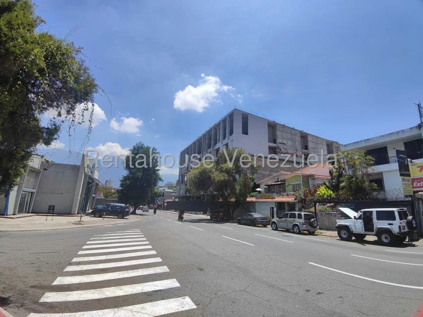 Comercial (Local Comercial) en Alquiler en Santa Monica, Distrito Metropolitano - 17