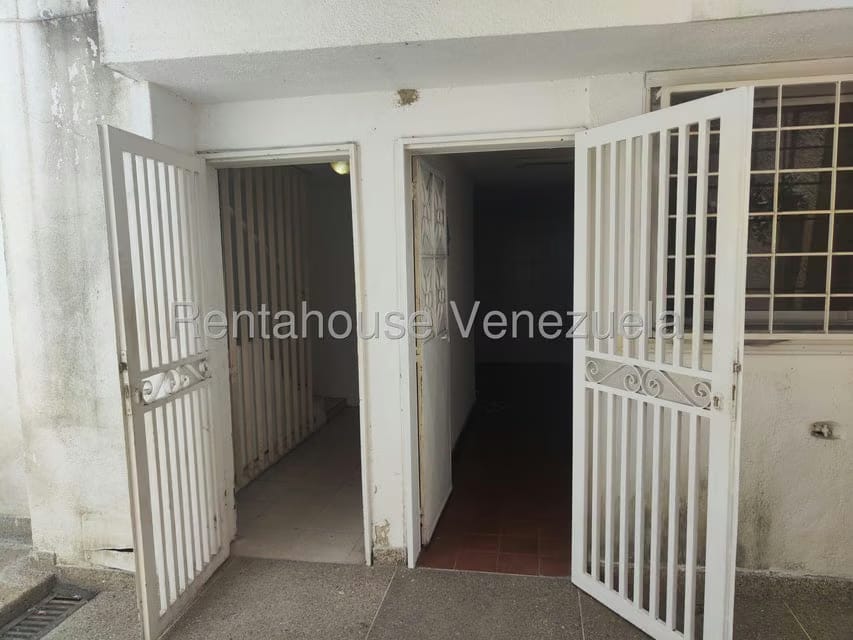 Comercial (Local Comercial) en Alquiler en Santa Monica, Distrito Metropolitano - 9