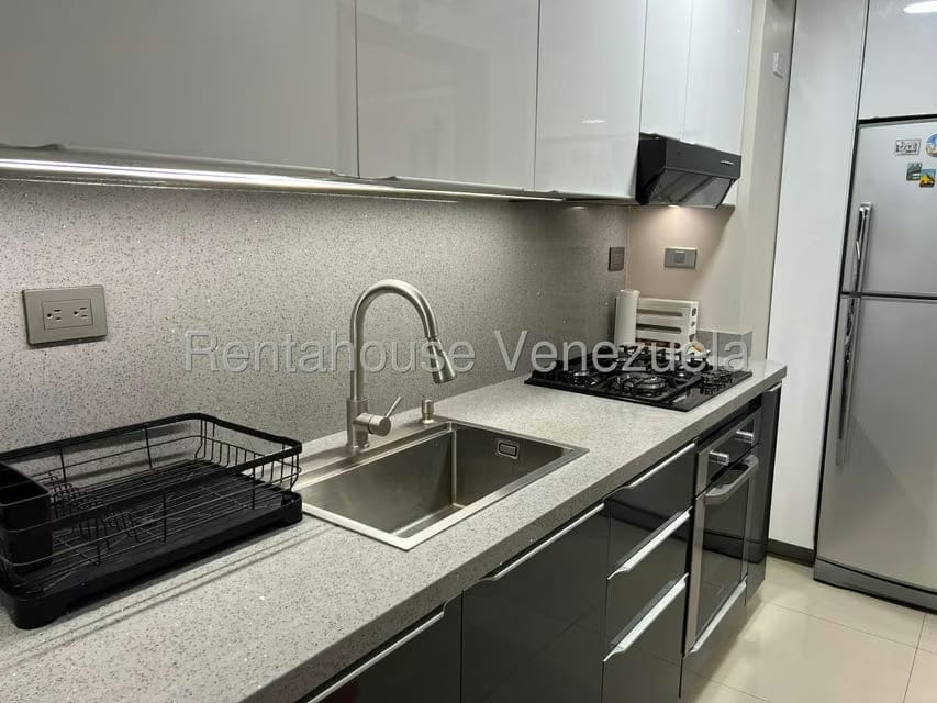 Apartamento (1 Nivel) en Venta en Lomas del Avila, Distrito Metropolitano - 11