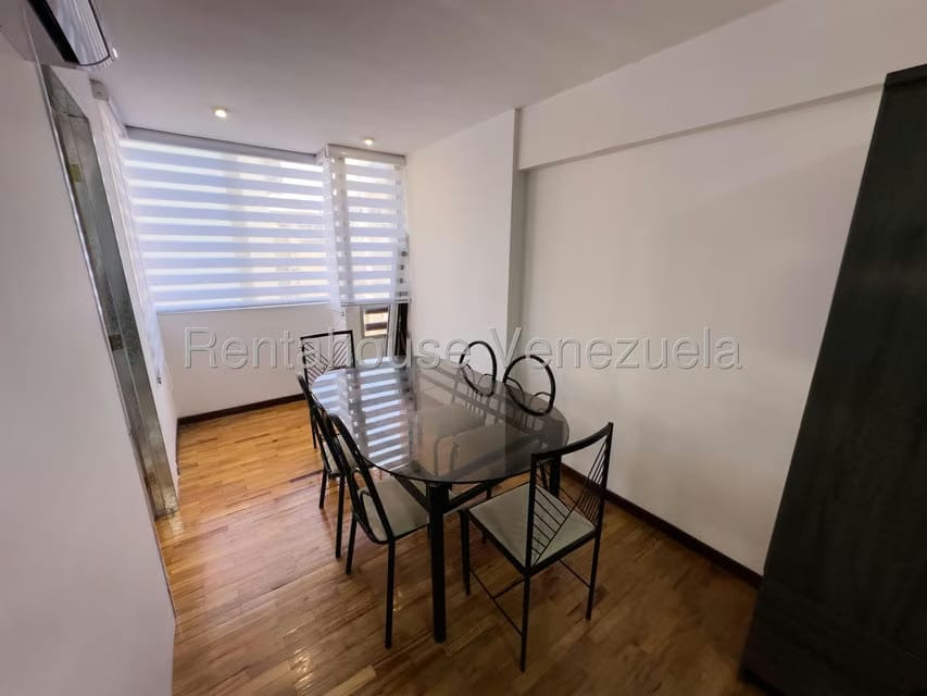 Apartamento (1 Nivel) en Alquiler en Los Palos Grandes, Distrito Metropolitano - 3