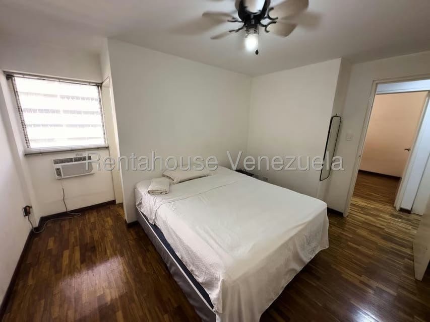 Apartamento (1 Nivel) en Alquiler en Los Palos Grandes, Distrito Metropolitano - 7