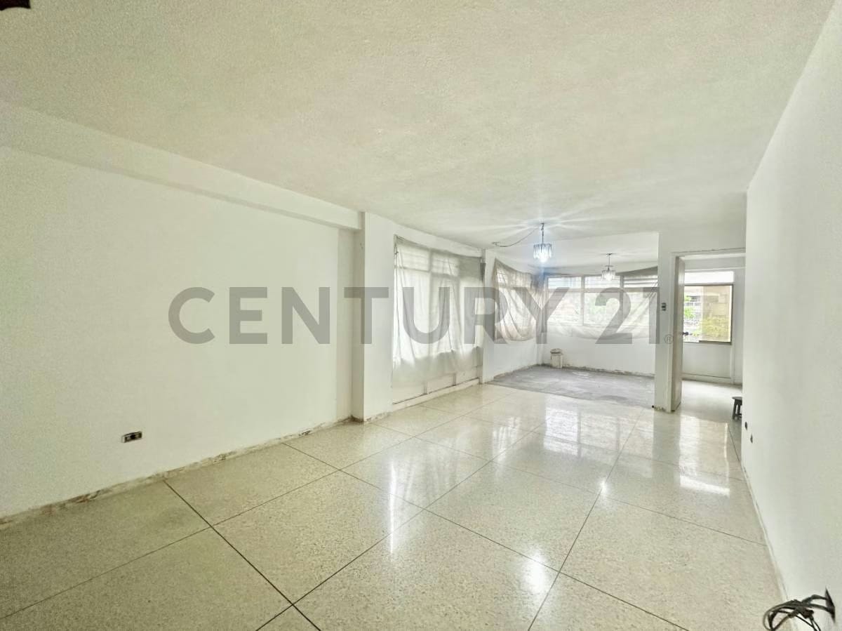 JCC - SE VENDE APARTAMENTO CON ALTO POTENCIAL PARA REMODELAR EN SU TOTALIDAD - 3